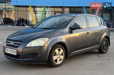 Хэтчбек Kia Ceed 2008 в Киеве