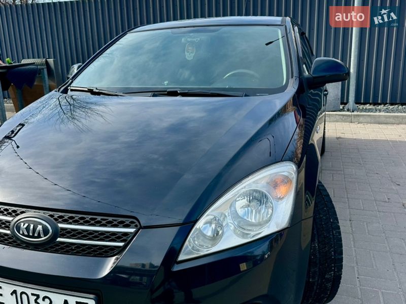 Хэтчбек Kia Ceed 2008 в Днепре