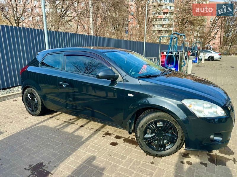 Хэтчбек Kia Ceed 2008 в Днепре