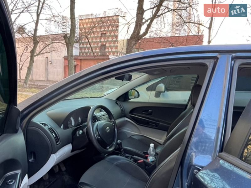 Хетчбек Kia Ceed 2008 в Києві фото 11 Хетчбек Kia Ceed 2008 в Києві