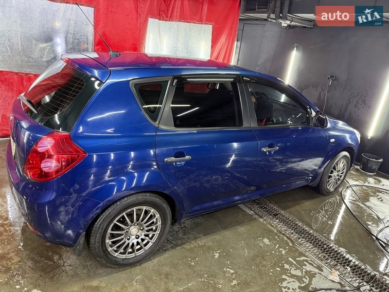 Хетчбек Kia Ceed 2008 в Дніпрі