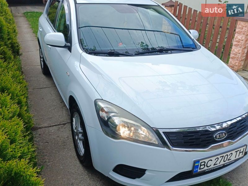 Хетчбек Kia Ceed 2010 в Львові