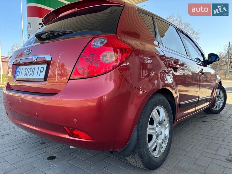 Хетчбек Kia Ceed 2008 в Гадячі