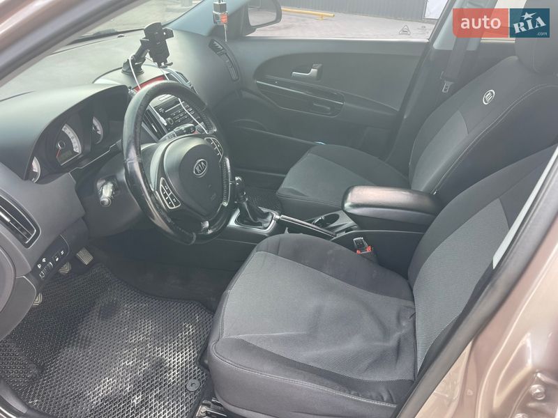 Хетчбек Kia Ceed 2007 в Кам'янець-Подільському фото 10 Хетчбек Kia Ceed 2007 в Кам'янець-Подільському