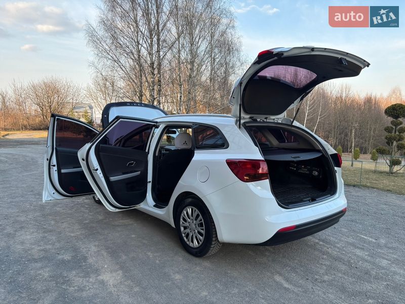 Универсал Kia Ceed 2015 в Хмельницком