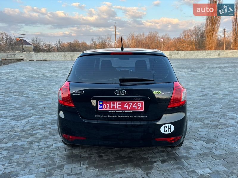 Хетчбек Kia Ceed 2011 в Хоролі