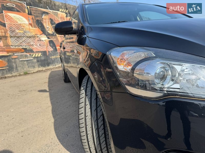 Универсал Kia Ceed 2010 в Луцке фото 10 Универсал Kia Ceed 2010 в Луцке