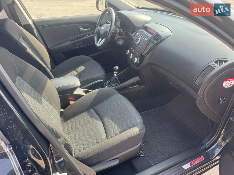 Универсал Kia Ceed 2010 в Луцке фото 24 Универсал Kia Ceed 2010 в Луцке