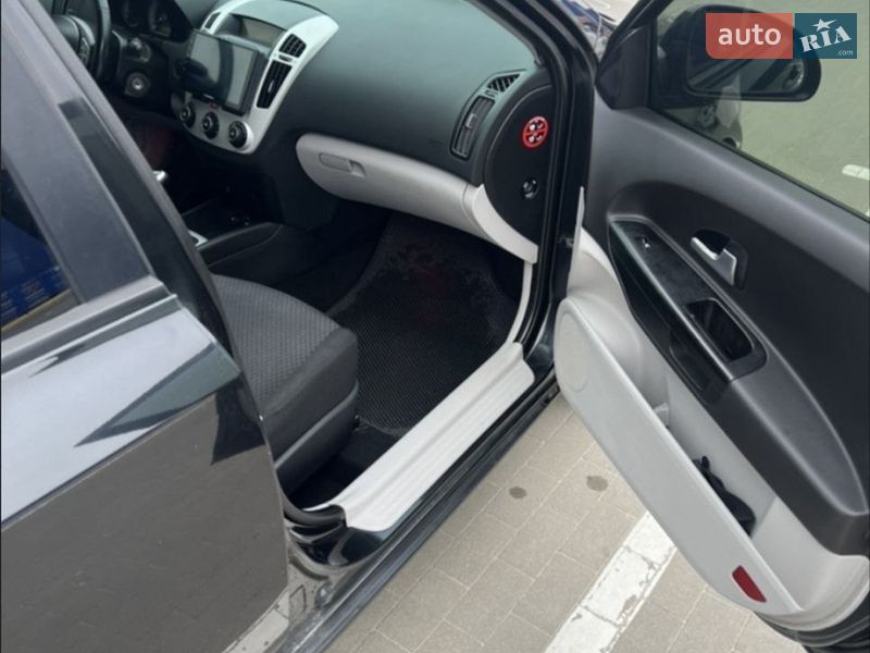 Хэтчбек Kia Ceed 2007 в Полтаве
