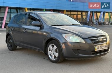 Хэтчбек Kia Ceed 2008 в Киеве