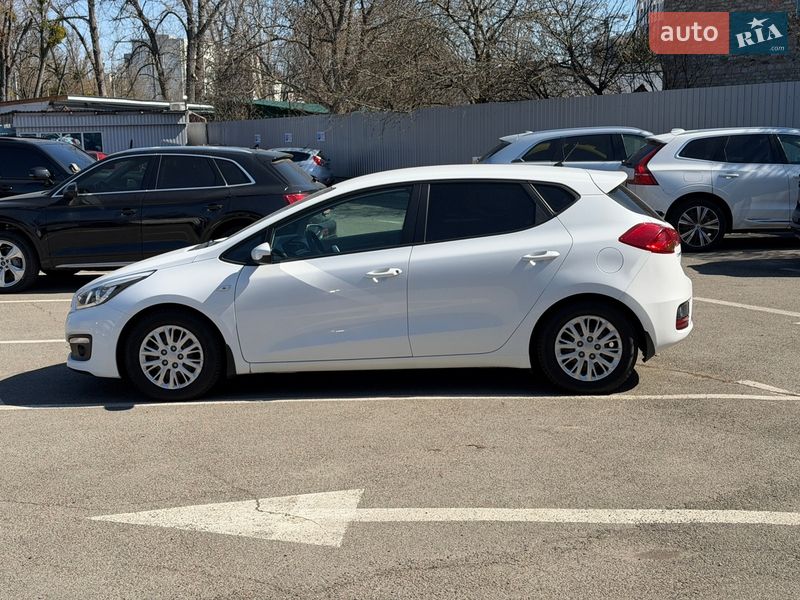 Хетчбек Kia Ceed 2016 в Києві фото 11 Хетчбек Kia Ceed 2016 в Києві