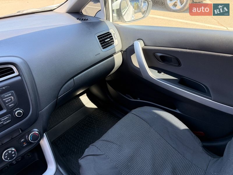 Хетчбек Kia Ceed 2016 в Києві фото 24 Хетчбек Kia Ceed 2016 в Києві