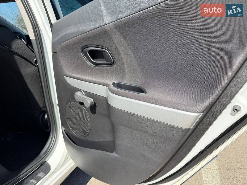 Хетчбек Kia Ceed 2016 в Києві фото 27 Хетчбек Kia Ceed 2016 в Києві