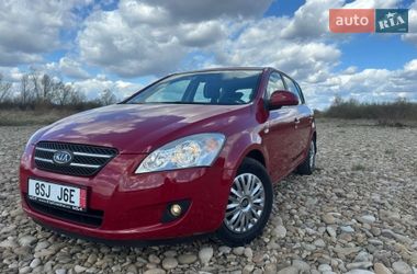 Хэтчбек Kia Ceed 2008 в Калуше