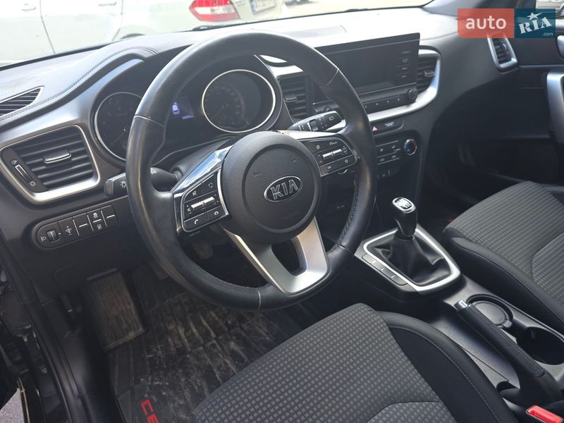 Хэтчбек Kia Ceed 2019 в Киеве