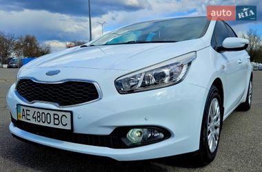 Хэтчбек Kia Ceed 2013 в Днепре