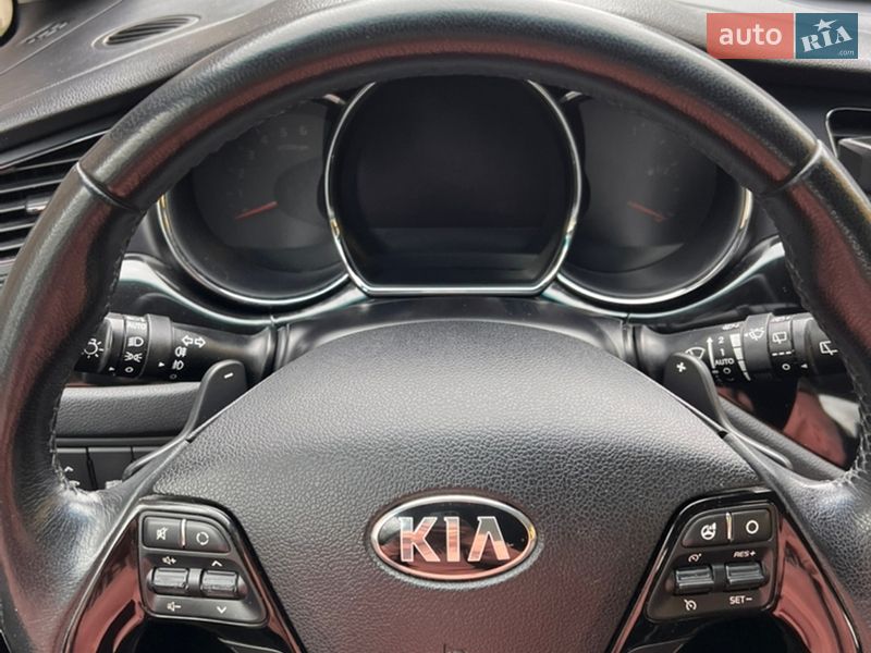 Хетчбек Kia Ceed 2013 в Олевську