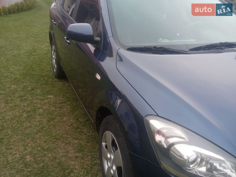 Универсал Kia Ceed 2009 в Мостиске