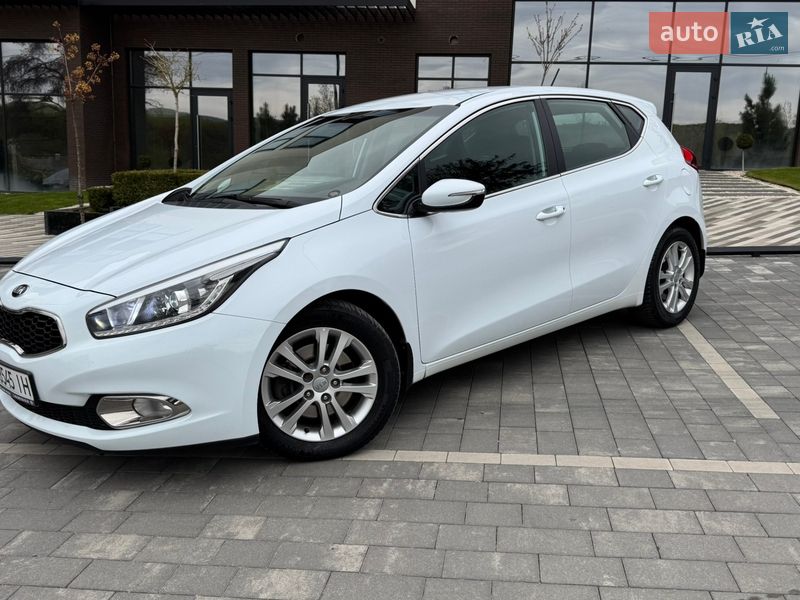 Хэтчбек Kia Ceed 2013 в Ужгороде