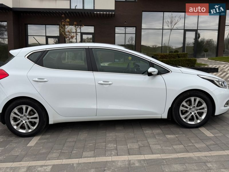 Хэтчбек Kia Ceed 2013 в Ужгороде