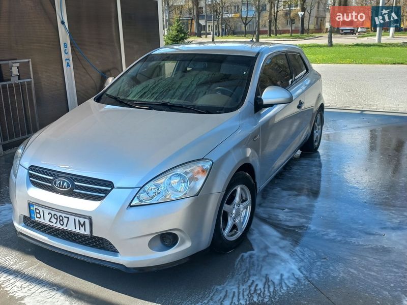 Хэтчбек Kia Ceed 2008 в Кременчуге