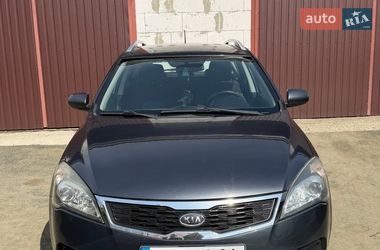 Универсал Kia Ceed 2010 в Луцке
