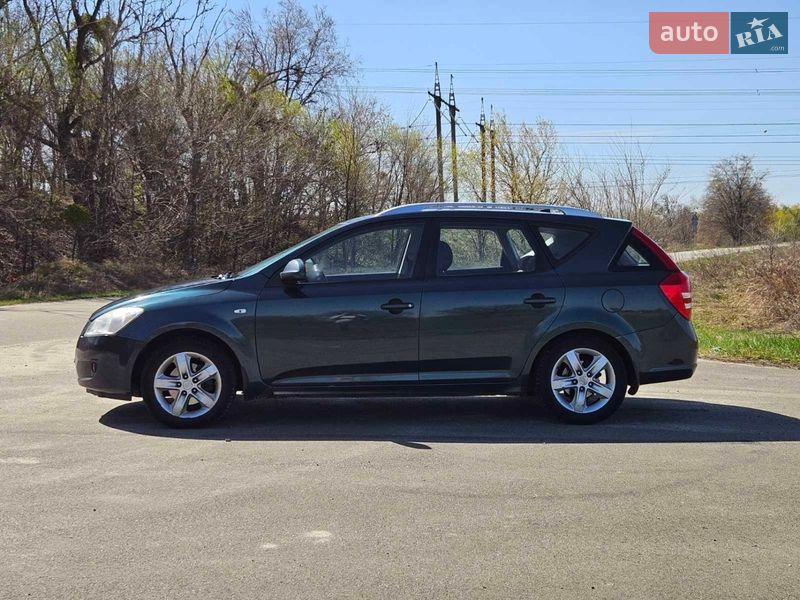 Универсал Kia Ceed 2008 в Обухове