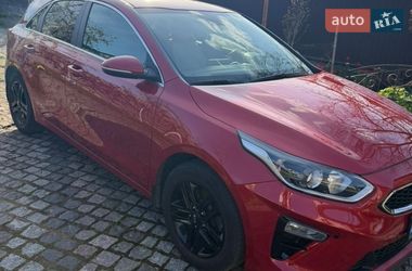 Хэтчбек Kia Ceed 2019 в Коростене