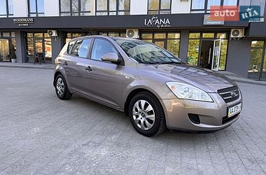Хэтчбек Kia Ceed 2008 в Новояворовске