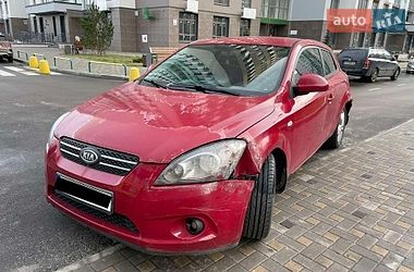 Хэтчбек Kia Ceed 2008 в Киеве