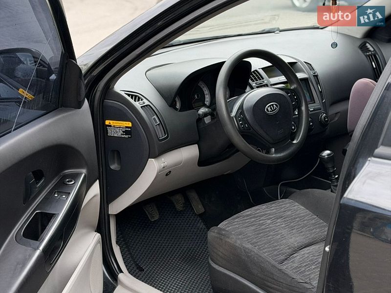 Хэтчбек Kia Ceed 2007 в Львове