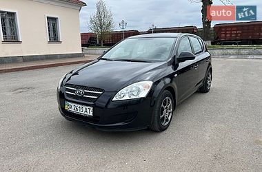 Хэтчбек Kia Ceed 2008 в Изяславе