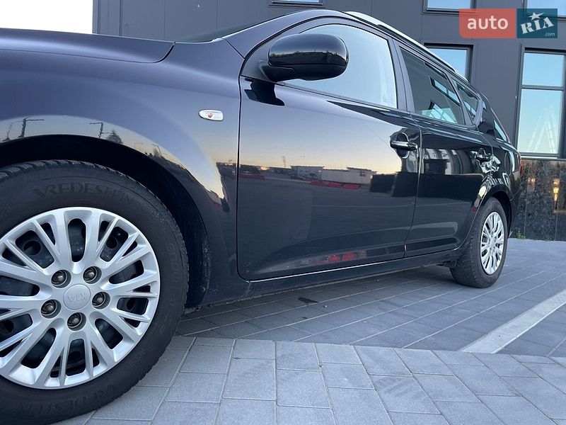 Универсал Kia Ceed 2012 в Городке
