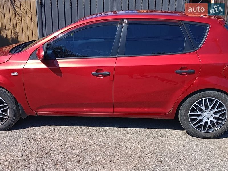 Хэтчбек Kia Ceed 2007 в Полтаве