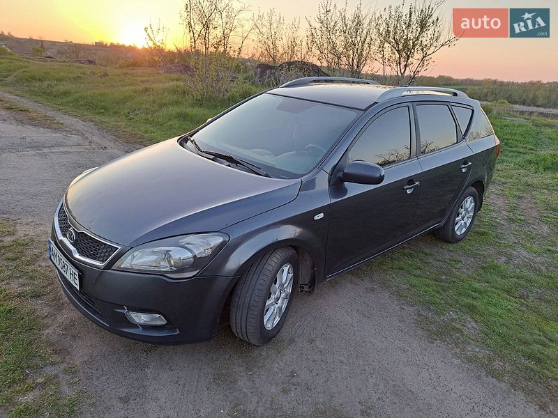 Универсал Kia Ceed 2012 в Ладыжине