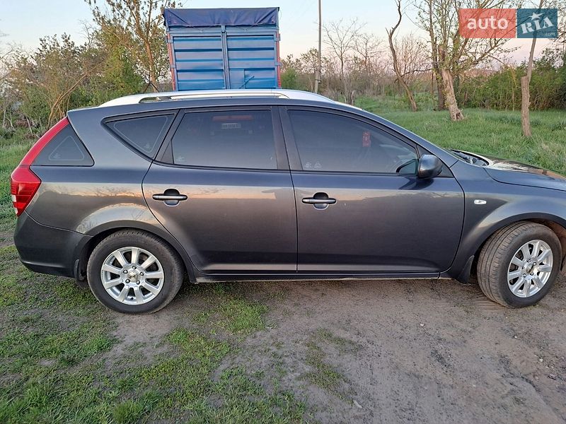 Универсал Kia Ceed 2012 в Ладыжине