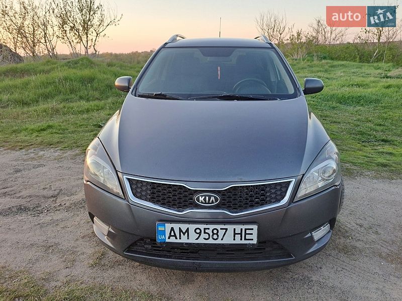 Универсал Kia Ceed 2012 в Ладыжине