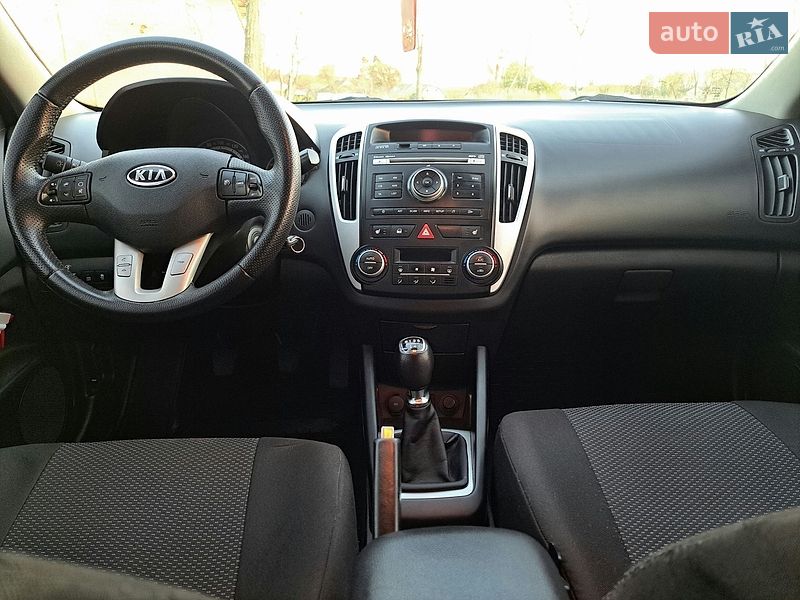 Универсал Kia Ceed 2012 в Ладыжине