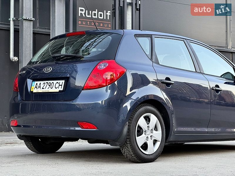 Хэтчбек Kia Ceed 2009 в Киеве
