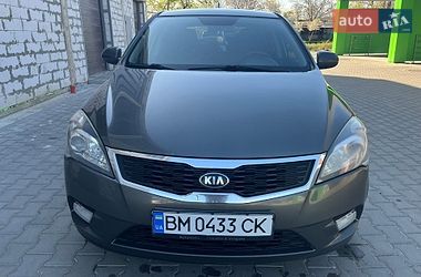 Хэтчбек Kia Ceed 2011 в Ладыжине