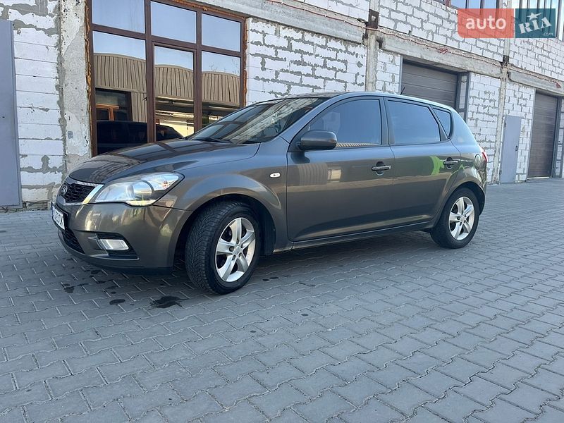 Хетчбек Kia Ceed 2011 в Ладижині