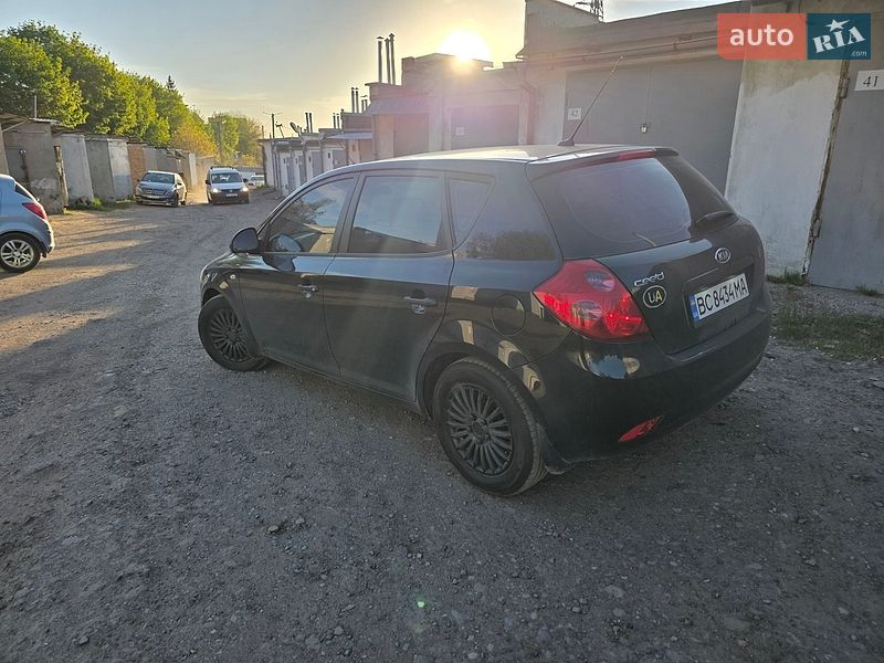 Хэтчбек Kia Ceed 2008 в Львове