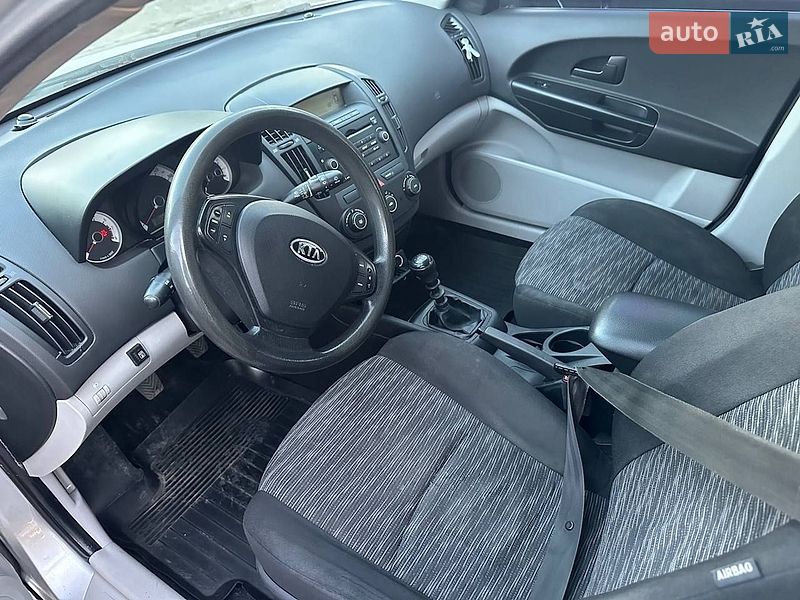 Хэтчбек Kia Ceed 2008 в Павлограде