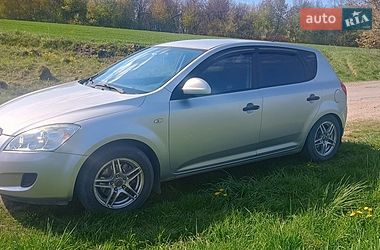 Хэтчбек Kia Ceed 2008 в Бурштыне