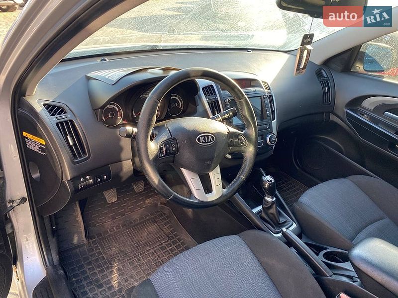 Универсал Kia Ceed 2010 в Львове