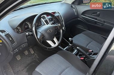 Хетчбек Kia Ceed 2010 в Києві