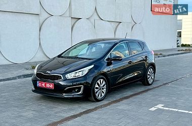 Хэтчбек Kia Ceed 2015 в Луцке