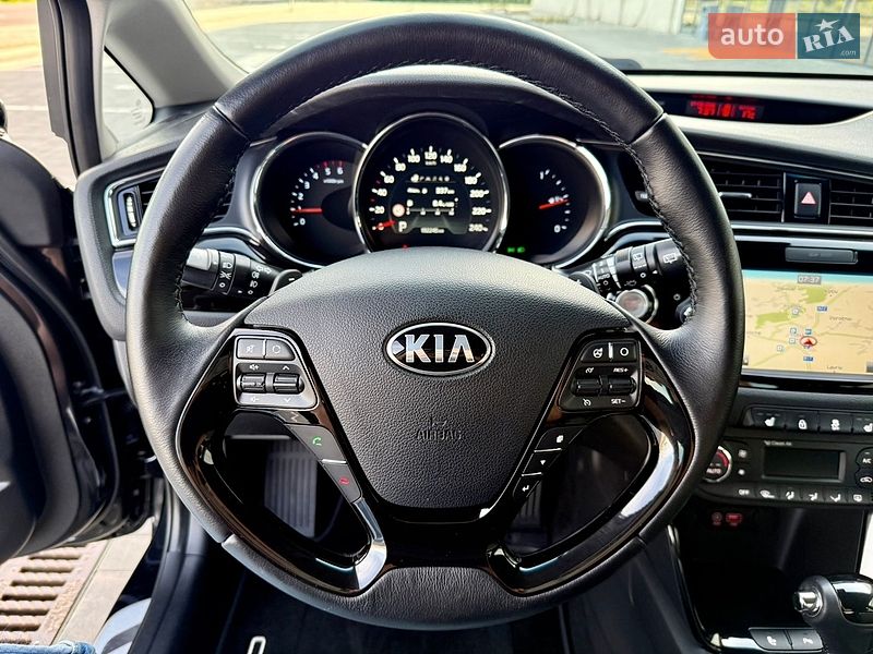 Хэтчбек Kia Ceed 2015 в Луцке
