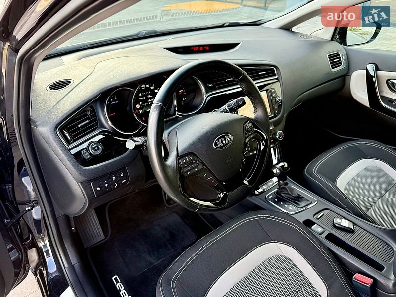 Хэтчбек Kia Ceed 2015 в Луцке