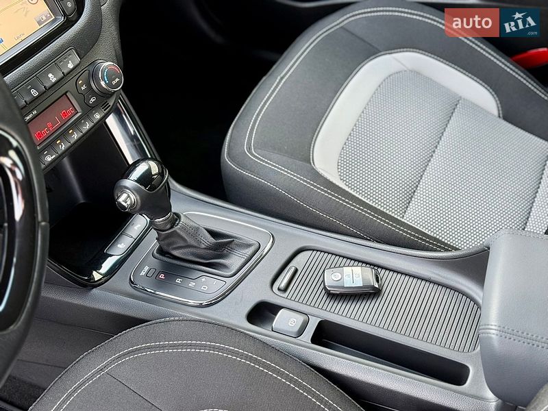 Хэтчбек Kia Ceed 2015 в Луцке